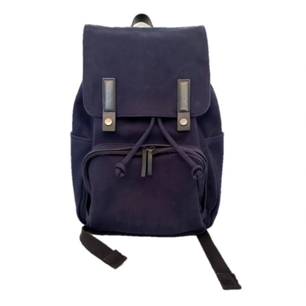 Everlane Modern Snap black cinch closure padded interior cotton blend backpack